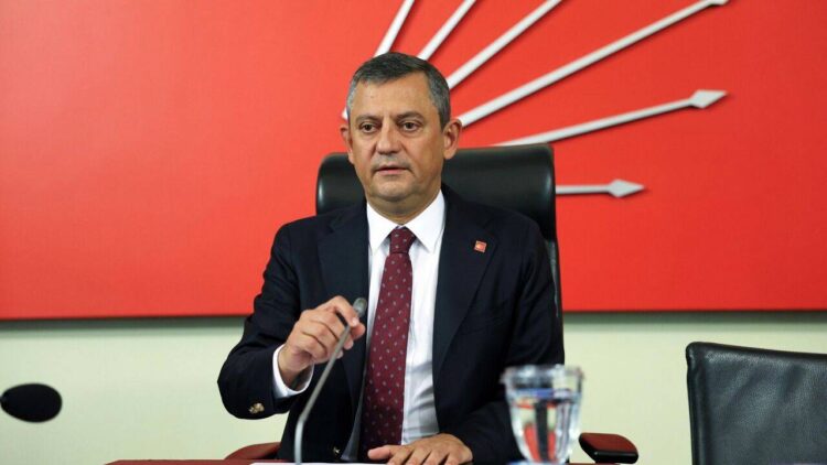 CHP Genel Başkanı Özgür Özel’e ilişkin dokunulmazlık fezlekesi Türkiye Büyük Millet Meclisi’ne sunuldu.
