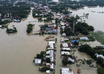 Hindistan’da sel ve heyelan felaketi!