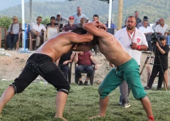 Sinop Gerze’de, Abdaloğlu Köyü 3.Karakucak Güreşleri düzenlendi!