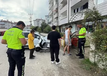 Sinop'ta düşen motosikletli sürücü yaralandı! Sinop’ta düşen motosikletli sürücü yaralandı!