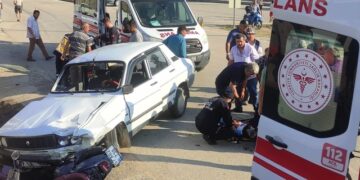 Sinop’ta, otomobil ile motosikletin çarpıştığı kazada 2 kişi yaralandı!