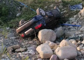 Sinop’ta, şarampole yuvarlanan otomobilin sürücüsü yaralandı!