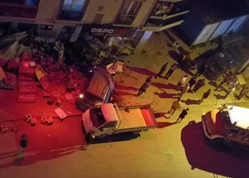 Sinop Türkeli’de, otomobil dükkana daldı: 1 yaralı!