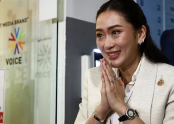 Tayland’ın en genç başbakanı görevine başladı