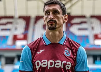 Trabzonspor’da, Stefan Savic Rapid Wien maçı öncesi kadrodan çıkarıldı!