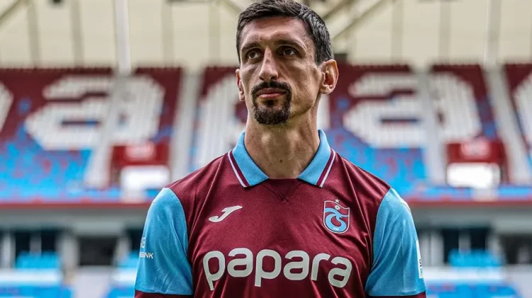 trabzonspor da stefan savic rapid wien maci oncesi kadrodan cikarildi habermeydan
