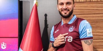 Trabzonspor, Okay Yokuşlu için imza töreni düzenledi!