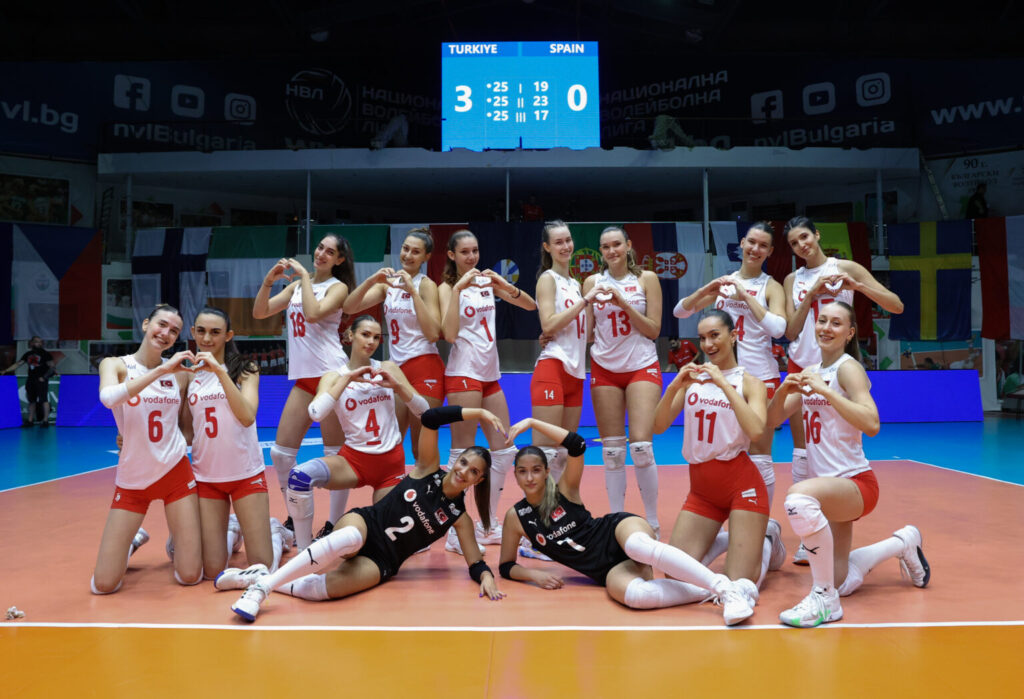 u20 kadin milli voleybol takimi ispanya yi rahat yendi habermeydan