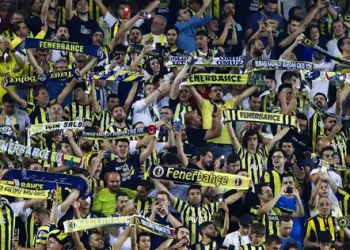 UEFA’dan, Fenerbahçe taraftarına ceza