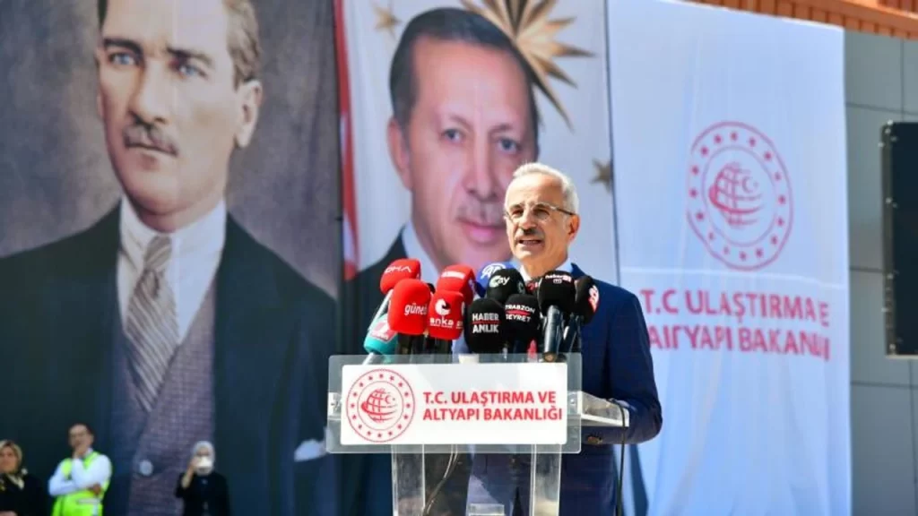 Bakan Uraloğlu açıkladı: Bu yıl 230 milyonun üstünde yolcu taşıyacağımızı öngörüyoruz uraloglu habermeydan