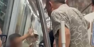 Bakan Yerlikaya duyurdu! İstanbul’da yabancı uyruklu çocuğa şiddet uygulayan şahıs gözaltına alındı