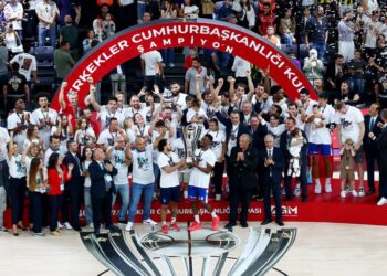 37. Erkekler Cumhurbaşkanlığı Kupası Anadolu Efes’in!
