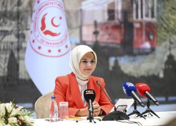 Bakan Göktaş: 931 kız öğrenciye burs, staj ve istihdam imkanı sağladık