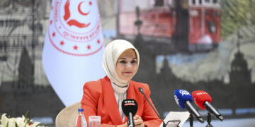 Bakan Göktaş: 931 kız öğrenciye burs, staj ve istihdam imkanı sağladık
