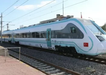 Bakan Uraloğlu: Adapazarı – Gebze Hattı’nda Durak Sayısını 13’e Çıkardık