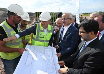 Bakan Uraloğlu: Bursa-İstanbul Arası 1 Saat 15 Dakika Sürecek