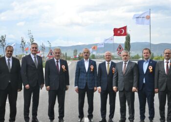 İznik Çevre Yolu İle 15 Dakikalık Yol 4 Dakikaya İndi