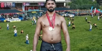 Antalya 672. Elmalı Yağlı Güreşleri’nin başpehlivanı olan Enes Doğan kimdir!