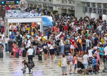 Antalya Havalimanı’nda yolcu trafiğinde yeni rekor kırıldı!
