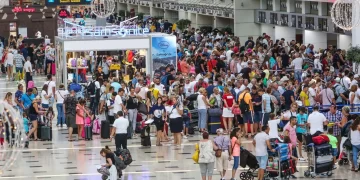 Antalya Havalimanı’nda yolcu trafiğinde yeni rekor kırıldı!