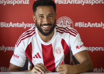 Antalyaspor, Andros Townsend’i kadrosuna kattı!