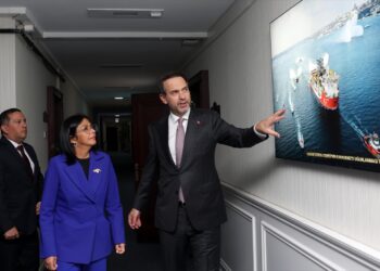 Bakan Bayraktar, Venezuela ile işbirliği olanaklarını değerlendirdi