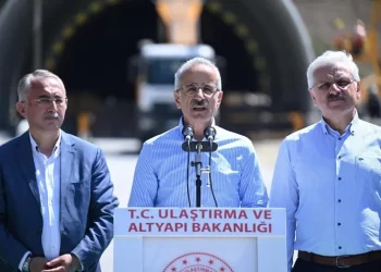 Bakan Uraloğlu duyurdu: Bolu Dağı Tüneli’nde çalışmalar 10 gün erken bitecek