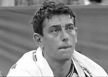 Eski milli basketbolcu 48 yaşındaki Asım Pars evinde ölü bulundu!