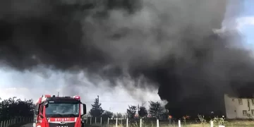 Tekirdağ’da fabrika yangını: Gökyüzünü siyah dumanlar kapladı!
