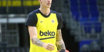 Fenerbahçe Beko’nun yeni transferi Luka Samanic ülkesine döndü!