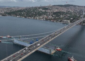 İstanbul Boğazı’nda gemi trafiği durduruldu