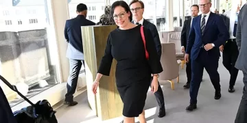 Ankara’ya gelen İsveç heyeti uçağı havada arızalandı