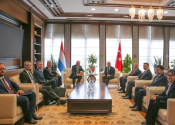 Bakan Şimşek, Lüksemburg Maliye Bakanı Roth ile bir araya geldi