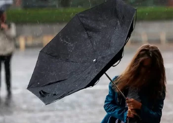 İstanbul'a yarın için kuvvetli yağış ve fırtına uyarısı! Meteoroloji’den yeni uyarı: İstanbul’da sağanak yağış geçişlerine dikkat!