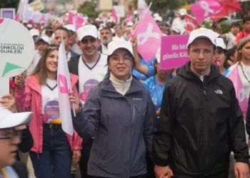 Muş’ta, gönüllü gençlerden kansere karşı farkındalık yürüyüşü!