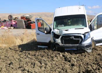 Muş’ta, meydana gelen zincirleme trafik kazasında 10 kişi yaralandı!