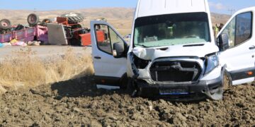 Muş’ta, meydana gelen zincirleme trafik kazasında 10 kişi yaralandı!