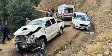 Muş’ta, şehit askerin yakınlarını taşıyan araç kaza yaptı: 1 ölü, 5 yaralı