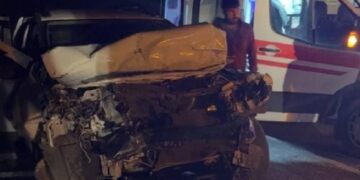 Muş’ta, traktöre arkadan çarpan araçtaki 5 kişi yaralandı!