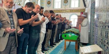 Muş’un sevilen başkanı son yolculuğuna uğurlandı!