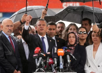 Özgür Özel’den Sinan Ateş duruşması hakkında açıklama: ‘Başkentte cenaze ortada duruyor’