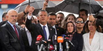 Özgür Özel’den Sinan Ateş duruşması hakkında açıklama: ‘Başkentte cenaze ortada duruyor’