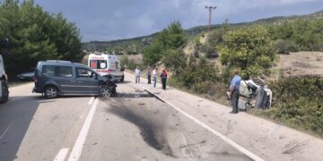 Sinop Boyabat’ta 3 aracın karıştığı kazada sürücüler yaralandı!