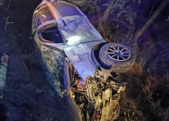 Sinop’ta, şarampole yuvarlanan otomobilde 1 kişi öldü, 4 kişi yaralandı!