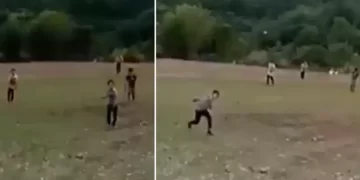 Sinop’ta yaşlı aileye taşlı saldırının görüntüleri çıktı!