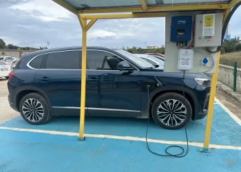 Sinop Üniversitesi’nde, güneş enerjisiyle elektrikli araç şarj istasyonu kuruldu!