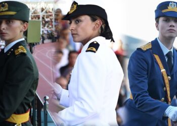 TSK tarihinde ilk kez harp okullarının birincileri kadın teğmenler oldu