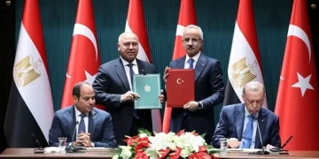 Türkiye-Mısır uçak seferleri 2 katına çıkıyor