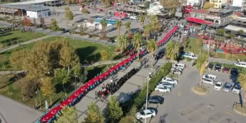 81 ilde Cumhuriyet Bayramı coşkusu! 101 metrelik Türk bayrağı ile yürüyüş düzenlendi