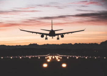 İran’da uçak seferlerinin iptal süresi uzatıldı